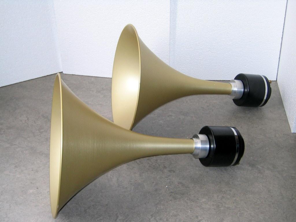 Vitavox_Aluminium_Horns.JPG